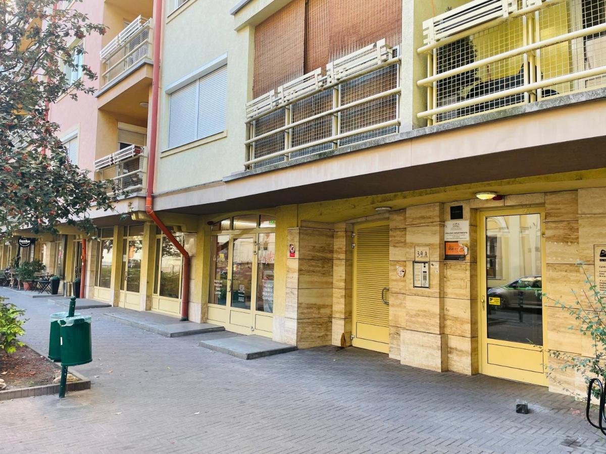Peony Holló Apartment Budapest Exterior foto