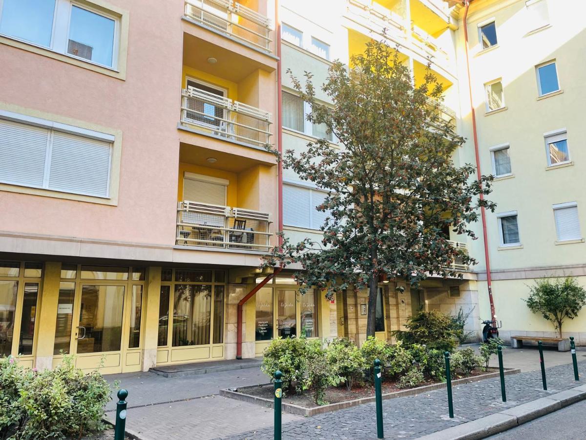 Peony Holló Apartment Budapest Exterior foto